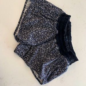 Lululemon size 4 running shorts ditsy floral